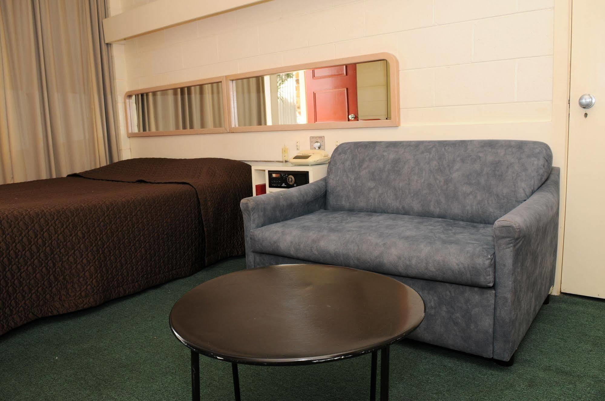Peninsula Motor Inn Tyabb Екстер'єр фото