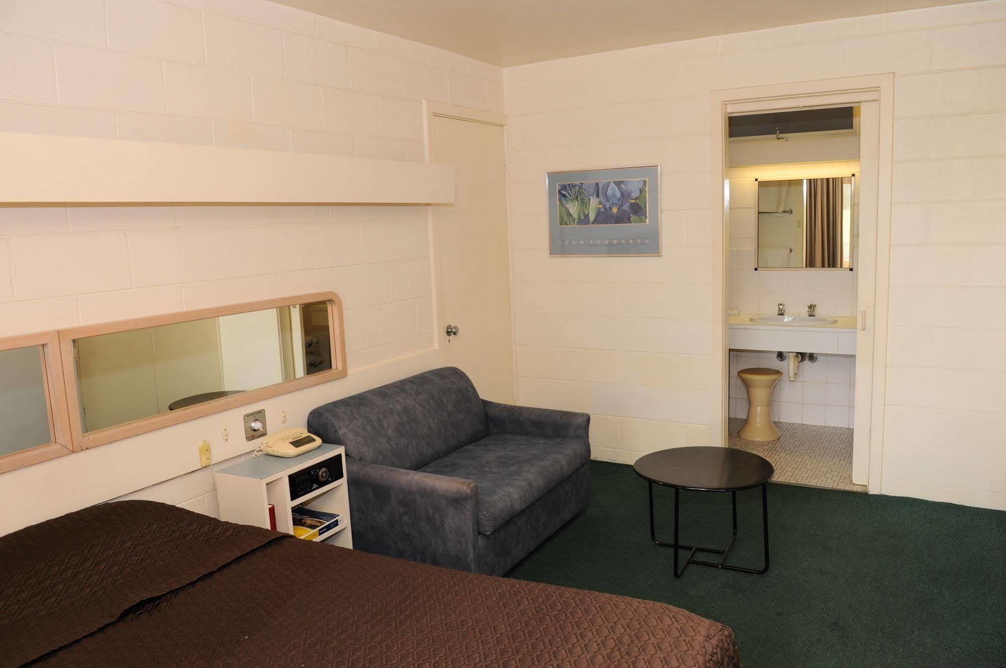 Peninsula Motor Inn Tyabb Екстер'єр фото